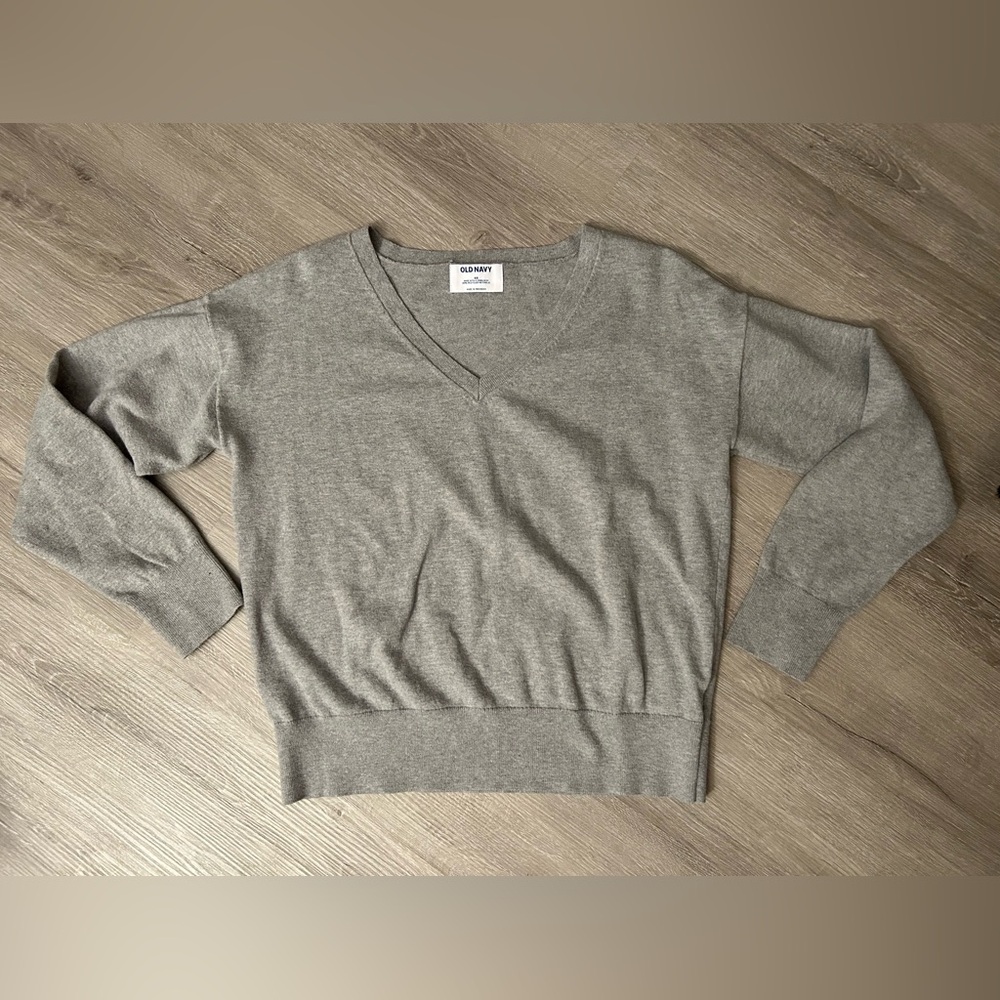 Old Navy loose fit Gray V-Neck Sweater